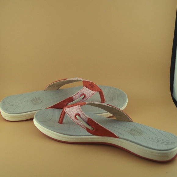 ladies red flip flops